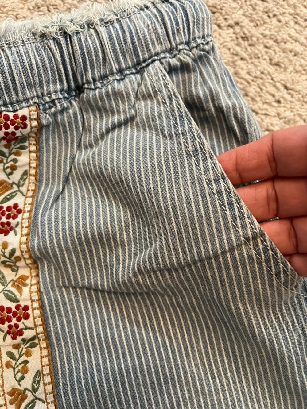 POL Boho Embroidered Wide Leg Pinstriped Jeans M  Floral Festival - Picture 7 of 13